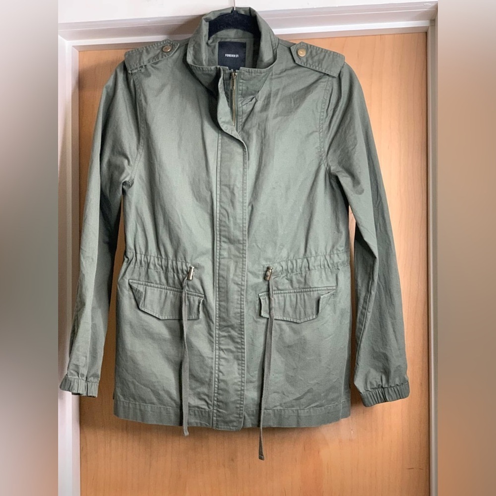 Forever 21 Women's Green Jacket - Utility Anorak Hiking Jacket. Size Small